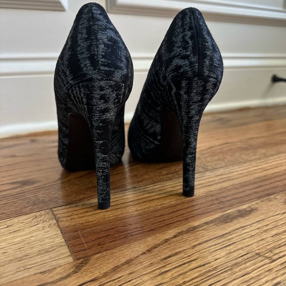 Stuart Weitzman Black And Gray Patterned Heels - image 3